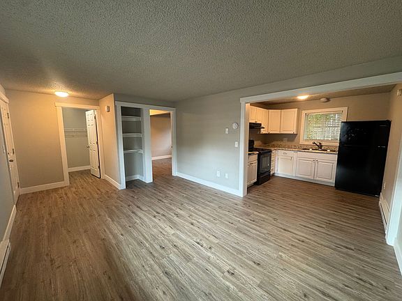 4th image of 1802 W Gardner Ave #9