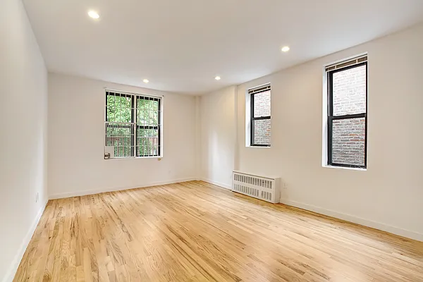 Rented by Algin Management | media 9