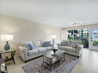 3200 Gulf Shore Blvd N APT 115, Naples, FL 34103