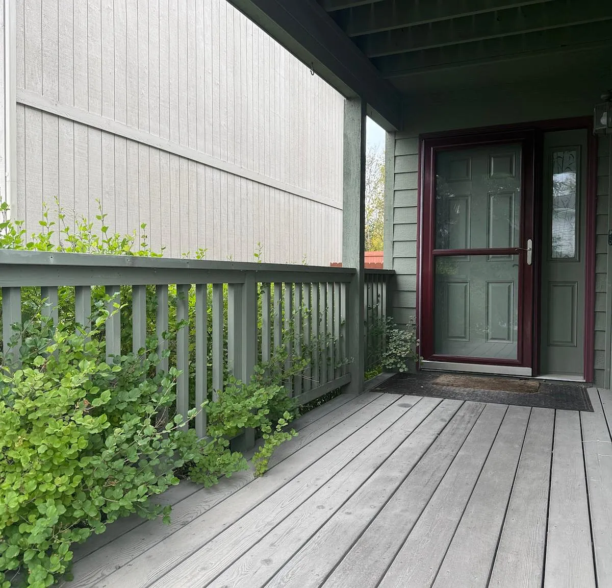 4 bed, 2.5 bath, 2216 sqft, $3,650 — Photo 2