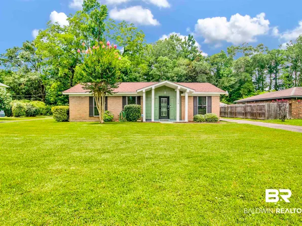 1476 Boudousquie St, Mobile, AL 36605