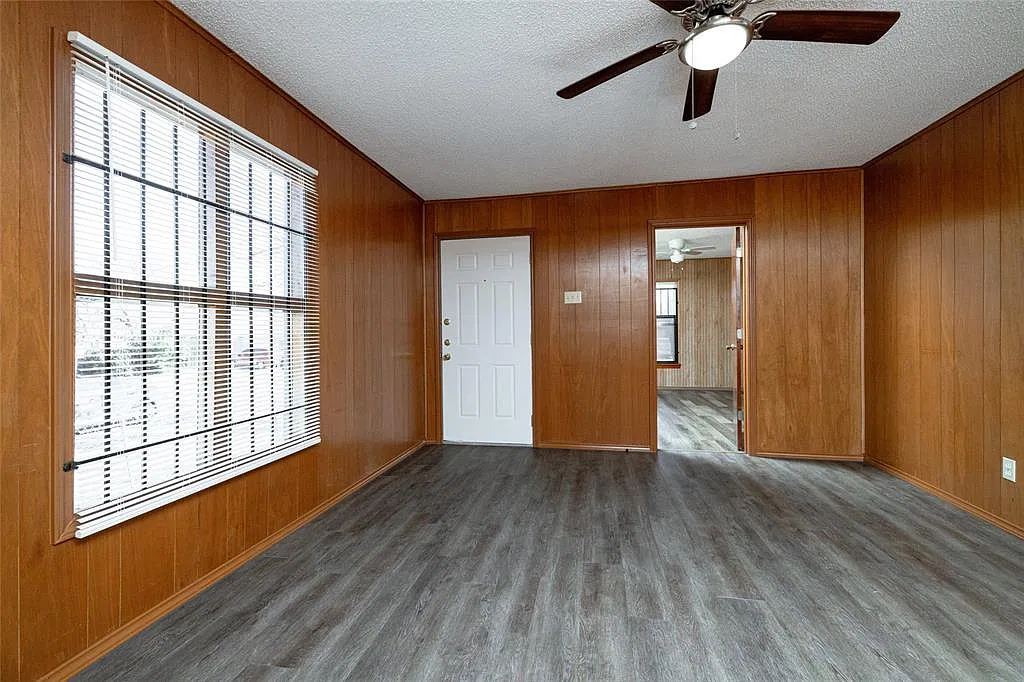 3 bed, 2.0 bath, 1216 sqft, $1,599 — Photo 4