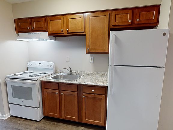 2nd image of 3712 Klondike Ln APT 12