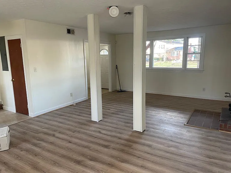 1717 Providence Rd — Photo 4