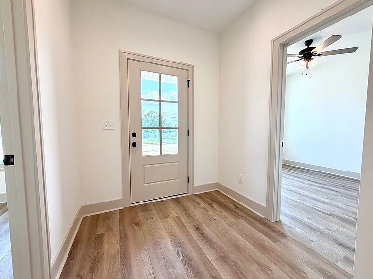 489 S Main St — Photo 18