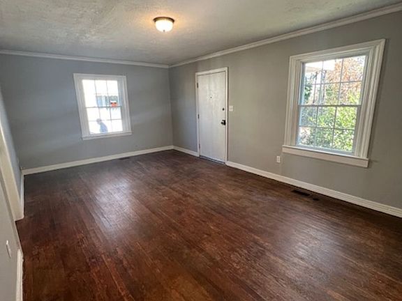 4th image of 124 Hudson St