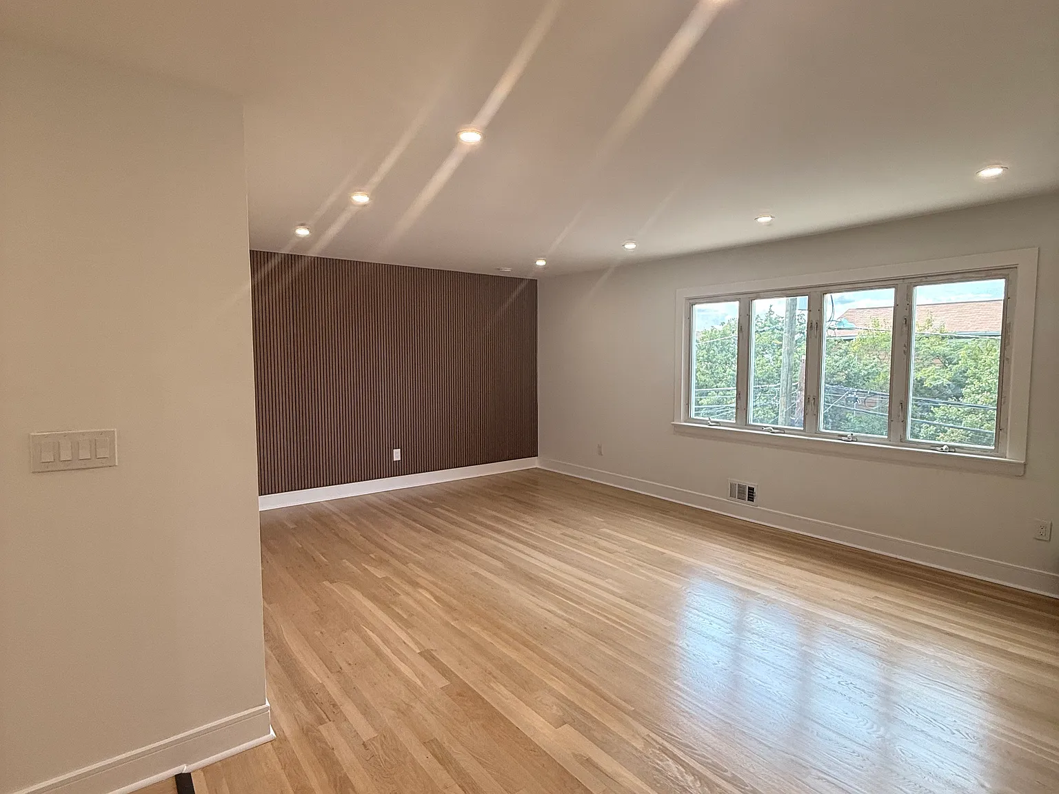 3 bed, $3,195 — Photo 3