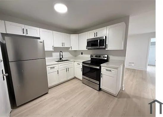 2 bed, 902 sqft, $1,900 — Photo 2