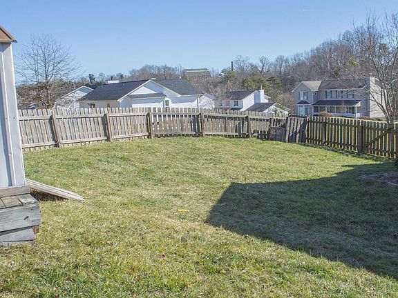 4th image of 1400 Karr Ln