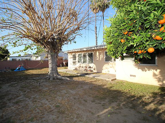 4th image of 11781 Robert Ln