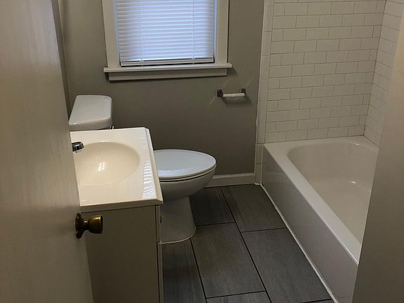 5th image of 17438 Woodbine St