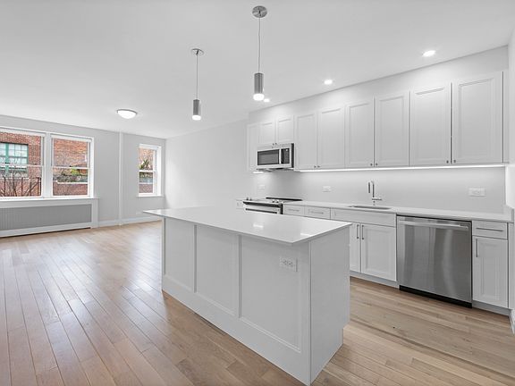 3rd image of 780 Greenwich St APT 2G