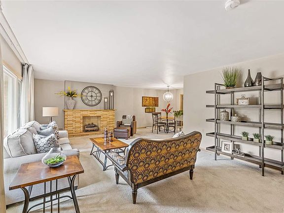 3rd image of 914 Country Club Dr W