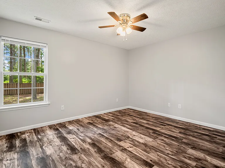 2099 Yacht Club Rd — Photo 33