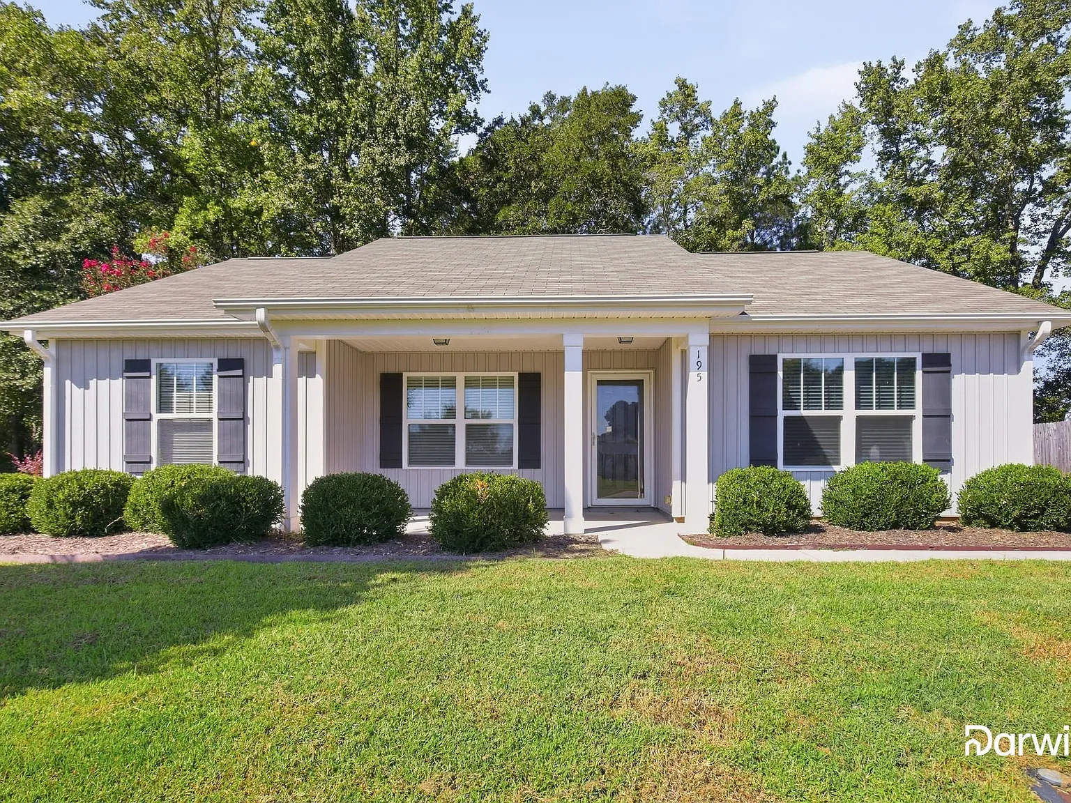 3 bed, 2.0 bath, 1300 sqft, $1,665 — Photo 1