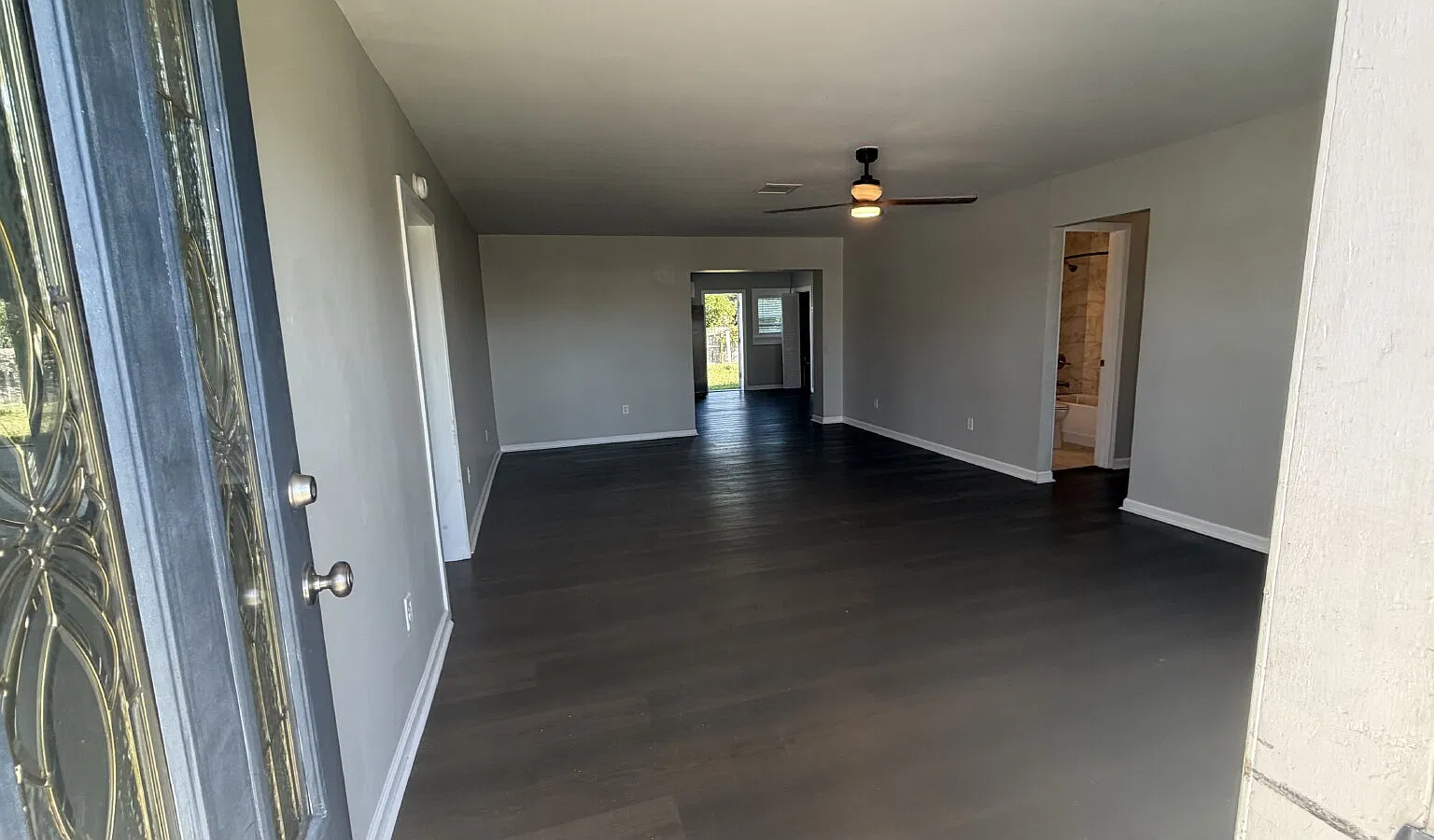 4 bed, 2.0 bath, 1816 sqft, $2,050 — Photo 2