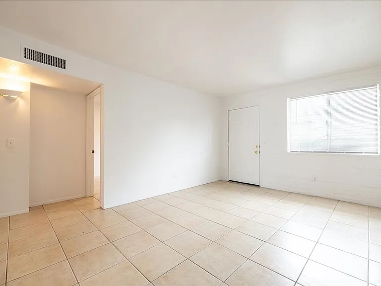 217-231 W Rillito St — Photo 6