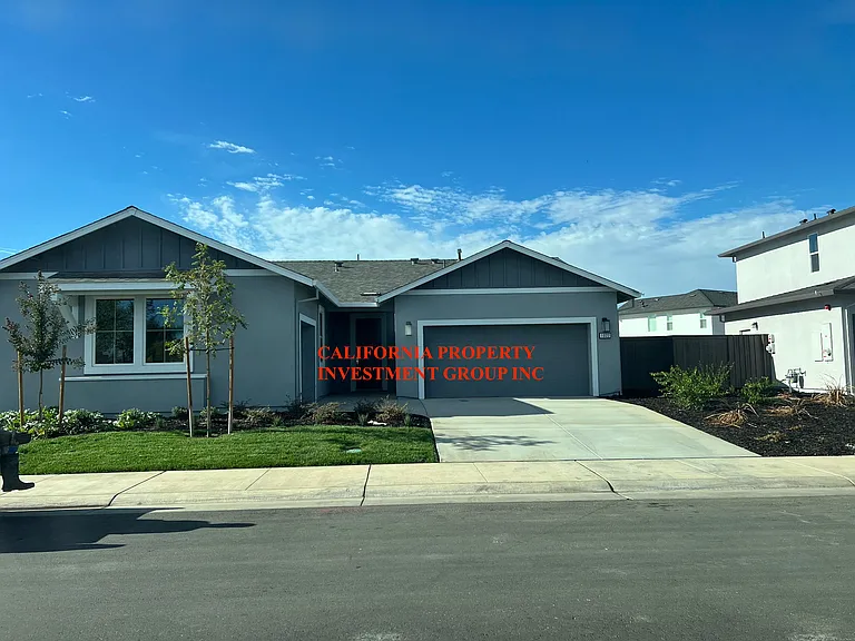 1022 Lyonia Cir — Photo 1