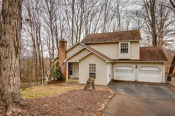 3rd image of 702 Lazywood Dr