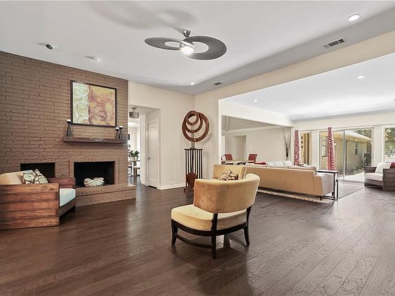 4th image of 140 N Forest Ln
