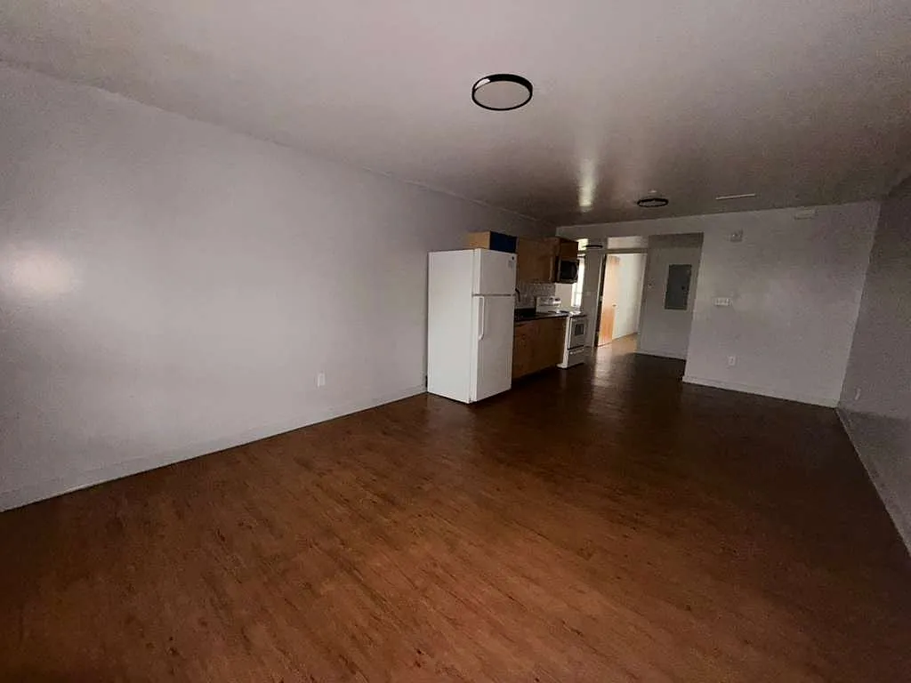 2 bed, $1,800 — Photo 3