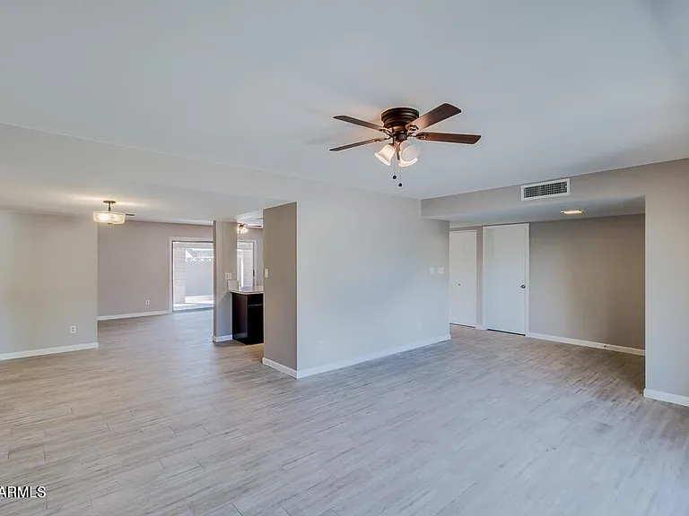 831 E Stephens Dr — Photo 6