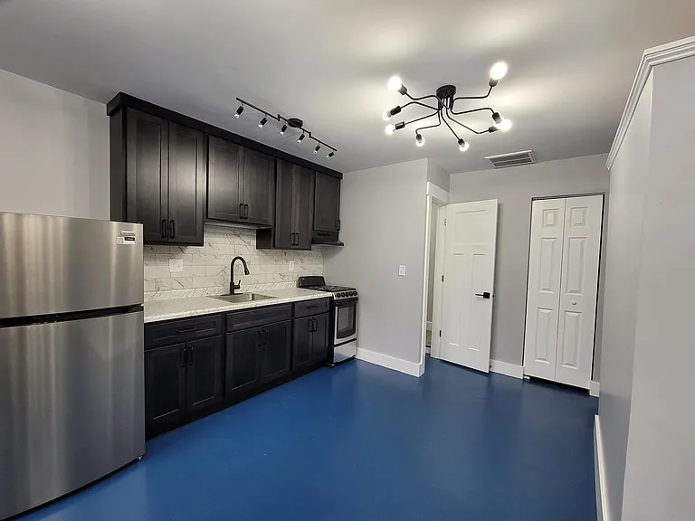 411 S Main St #1 — Photo 1