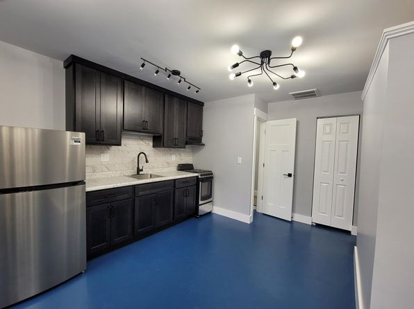 411 S Main St APT 1
