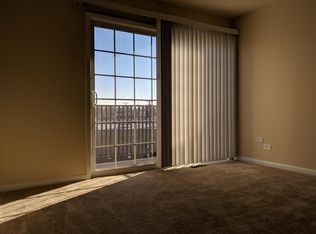 614 Sheridan Rd APT 3C, Highwood, IL 60040