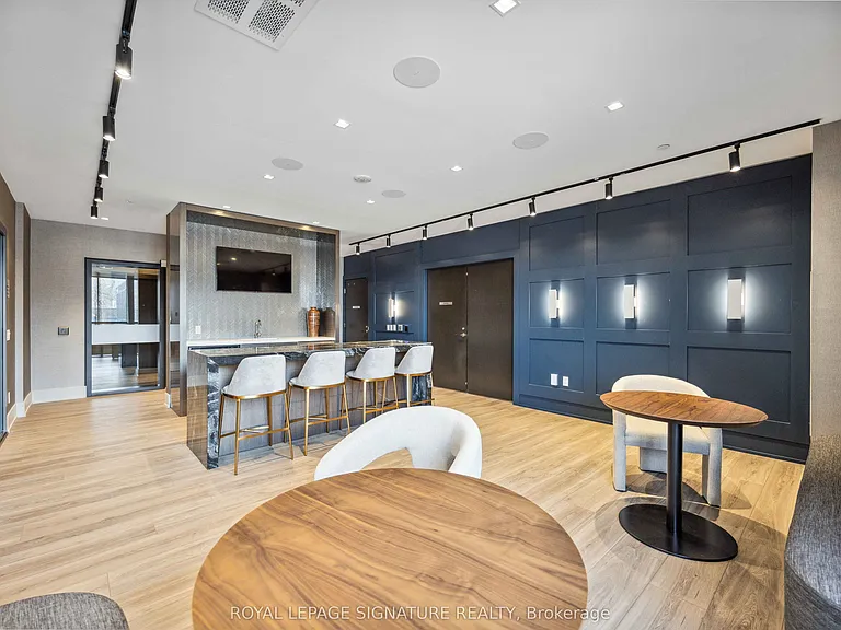 286 Main St #2405 — Photo 39