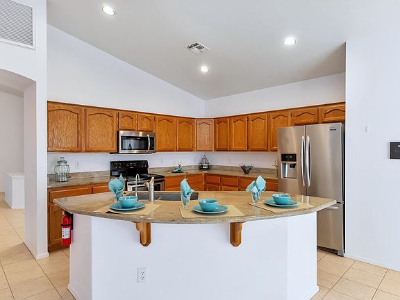 5th image of 10143 E Champagne Dr