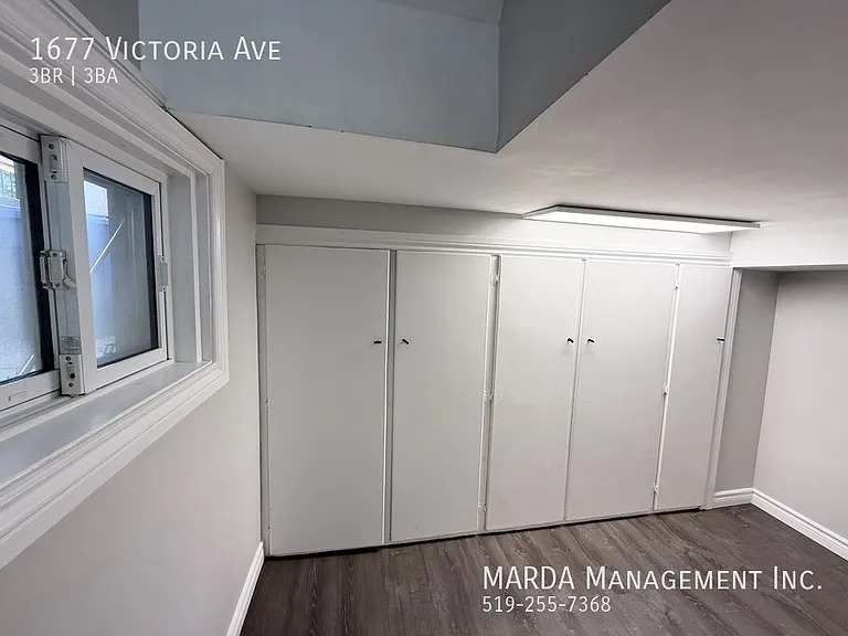 1677 Victoria Ave — Photo 48