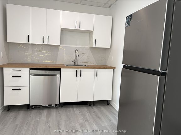 5th image of 199 King St W #3