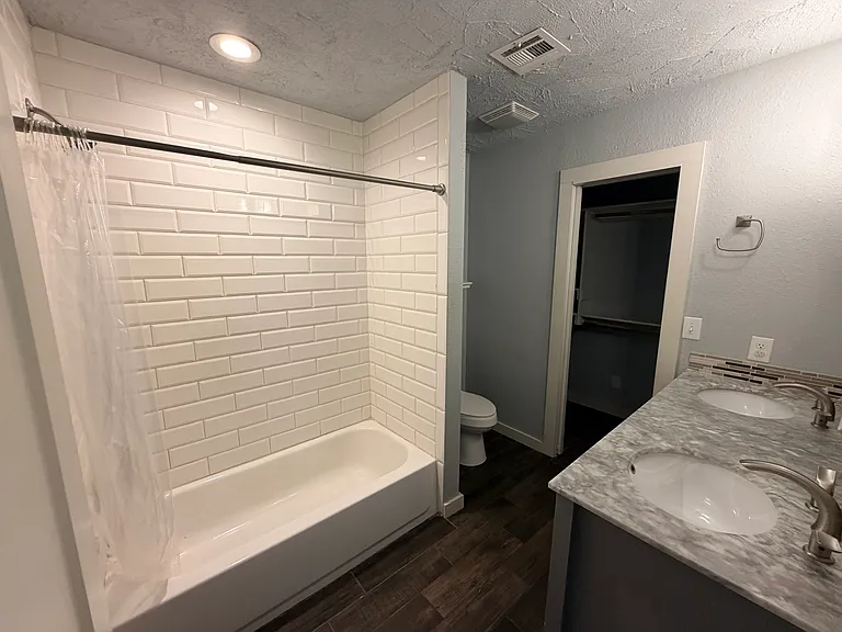 1416 S College Ave — Photo 5