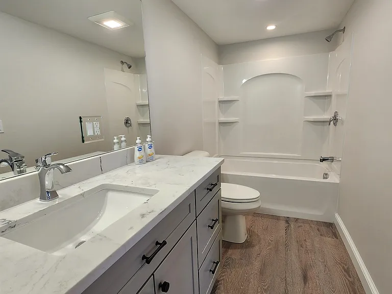 1330 Lake St #4 — Photo 21