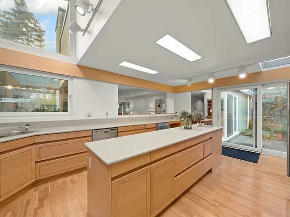 2nd image of 535 English Bluff Rd