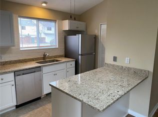 848 Halifax Dr, Warwick, RI 02886