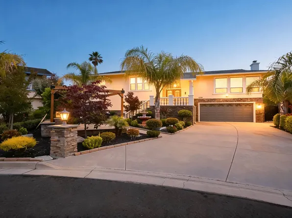 27734 Fallen Leaf Ct, Hayward, CA 94542