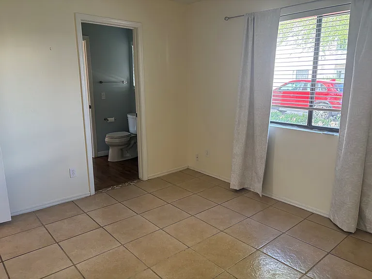 2548 W Canyon Crest Cir — Photo 7