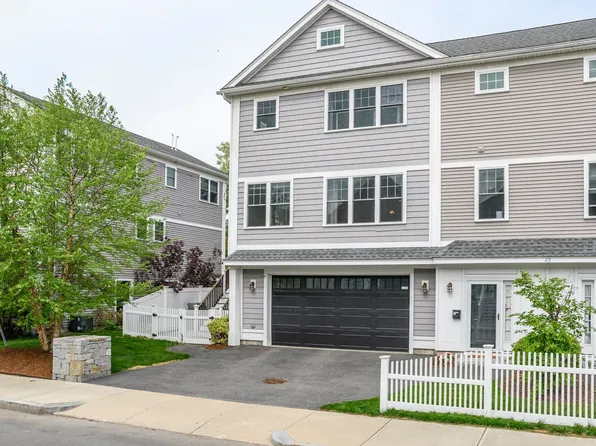 43 Hall St Unit 1, Waltham, MA 02453