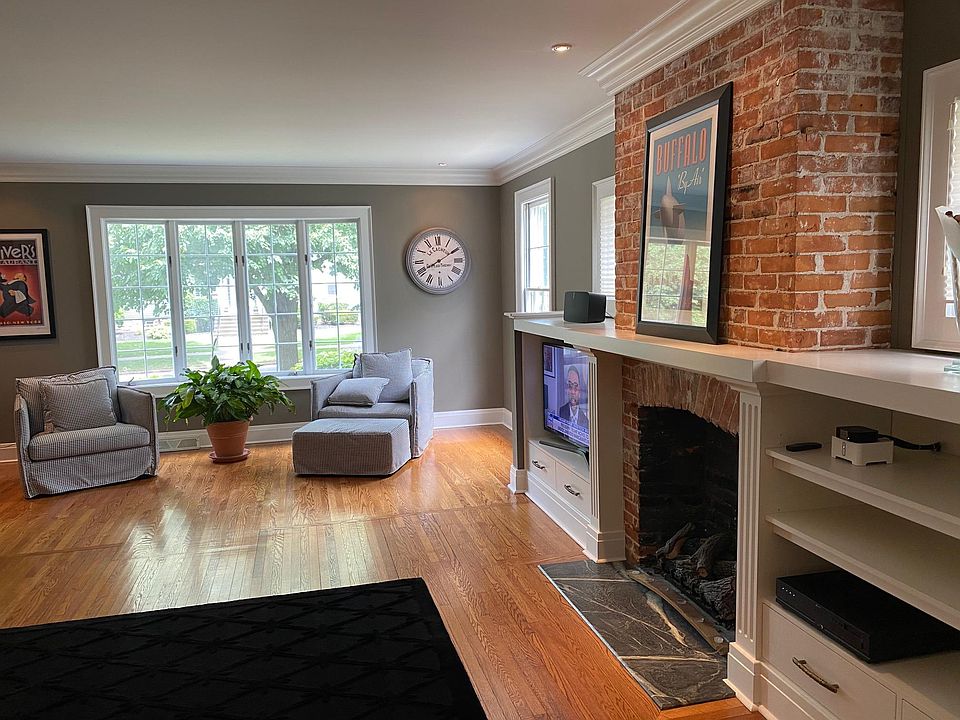 1st image of 36 Linden Ave Floor 1