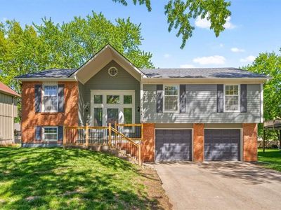 114 S Chambery Dr, Olathe, KS, 66061