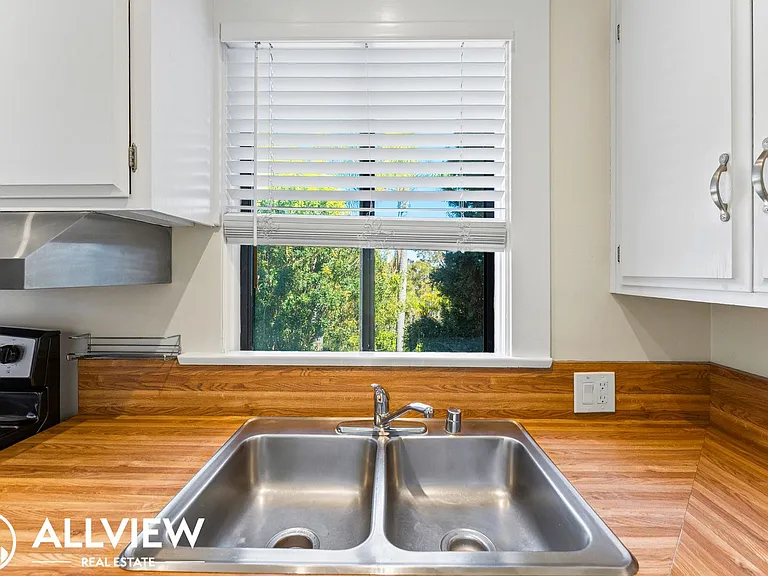770 Hillcrest Drive — Photo 10