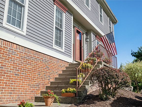 4th image of 5002 Essex Ct
