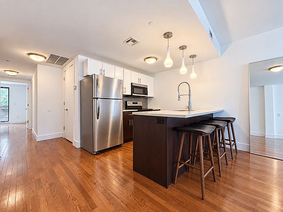 2nd image of 80 Meserole St APT 2L