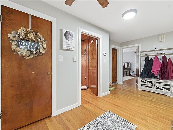 5th image of 3846 E Prospect Ave