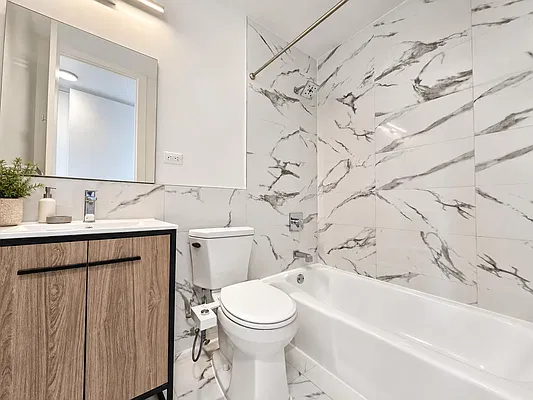 Bathroom, photo 2