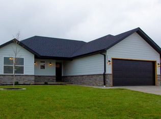 2215 W Braxton Ct, Ozark, MO 65721
