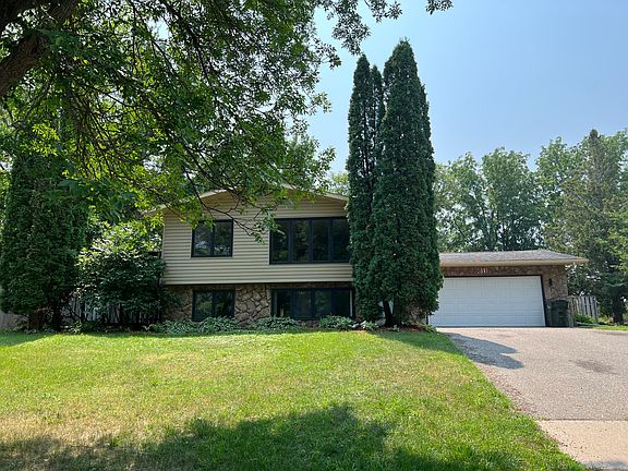 3rd image of 611 W Channing Ave