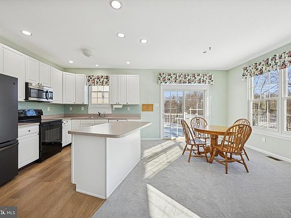 4th image of 529 Fox Den Ct